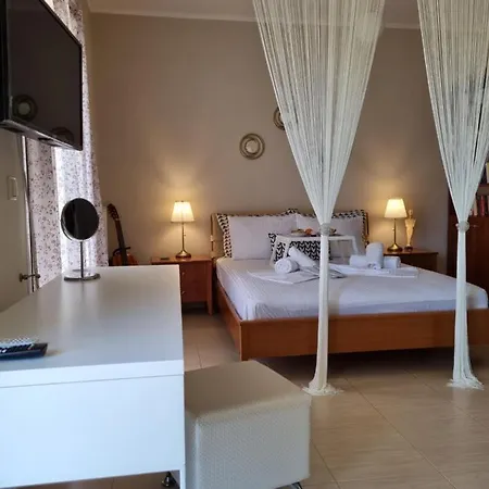 Phivos & Garden Appartement *