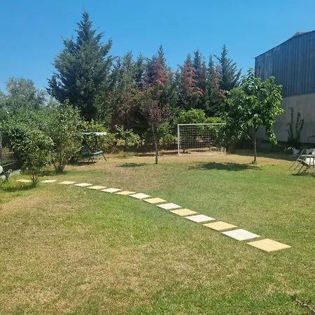 Phivos & Garden Appartement *