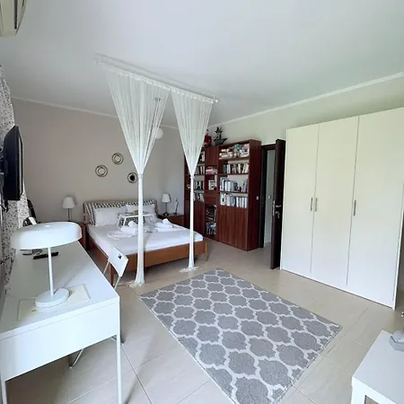 Phivos & Garden Appartement